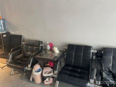 C11009位于乌伊西路营业中美发店转让