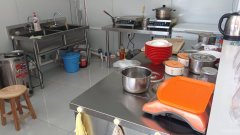 C11010昌吉友好商场旁花碧玉巴扎全新装修快餐米粉店转让