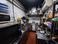 C11021天山区胜利路广汇汇苑小区100平酒吧转让