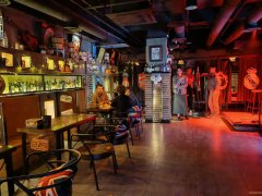 C11021天山区胜利路广汇汇苑小区100平酒吧转让