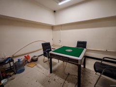 C11038粮校市场300平尊爵台球厅转让