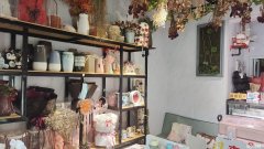 C11045位于昌吉市长宁南路经营中鲜花烘焙店转让