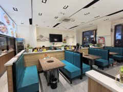 C11064万达商圈经营4年老店餐饮店转让