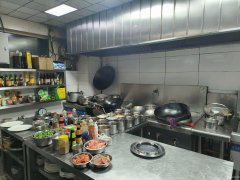 C11064万达商圈经营4年老店餐饮店转让