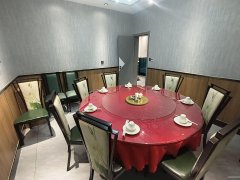 C11064万达商圈经营4年老店餐饮店转让