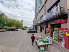 C11069金阳卫星花园附近144平超市转让