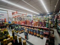 C11069金阳卫星花园附近144平超市转让