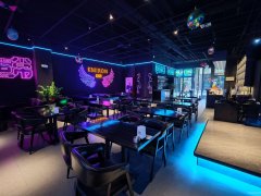 C11074万科璟曜里135平酒吧低价转让