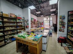 C11084仓房沟春和雅苑69平食品店转让