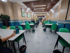 C11105粮校市场喀什路门口140平餐厅转让