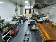 C11131中亚北路200平餐厅转让