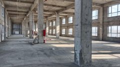 C11133昌吉市延安南路原5路1路车终点站沿街综合楼出租