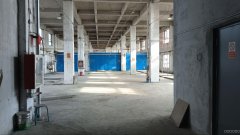 C11133昌吉市延安南路原5路1路车终点站沿街综合楼出租