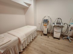 C11146新疆财富中心150平美容会所转让