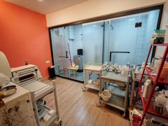 C11146新疆财富中心150平美容会所转让