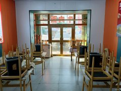 C11156位于昌吉市青年南路园丰农贸附近临街餐饮店转让