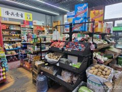 C11165大白山街天麓花园小区大门口第一家果蔬店转让