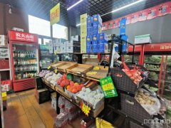C11165大白山街天麓花园小区大门口第一家果蔬店转让