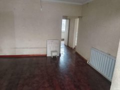 C11189位于昌吉市天山北路 市三小对面商铺出租