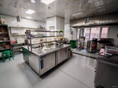 C11188呼图壁亚细亚500平火锅店转让