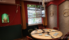 C11194位于呼图壁县西市路世纪嘉园临街餐饮店转让