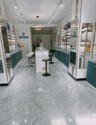 C11209位于昌吉市青年路桃园小区附近临街眼镜