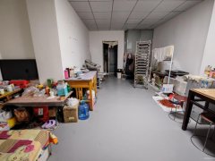 C11210晨光雅园75平美发店转让