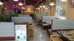 C11226米东区嘉珑园大门口营业中串串火锅店转让