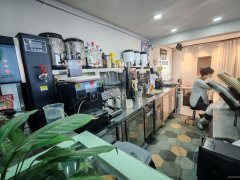 C11244呼图壁县亚特商圈38平饮品店转让