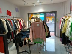 C11257位于五家渠市富强路步行街内服装店低价急转