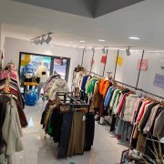 C11257位于五家渠市富强路步行街内服装店低价急转