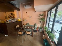 C11271位于乌市蓝调一品小区小酒馆转让