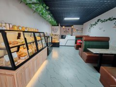 C11277米东南路交通厅小区67平烘焙店转让