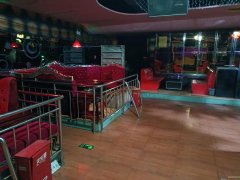 C11315位于阜康市阜兴花园附近临街酒吧转让