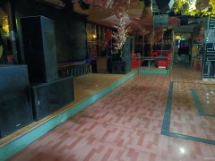 C11315位于阜康市阜兴花园附近临街酒吧转让