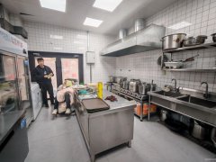 C11321紫煜臻城68平餐厅转让