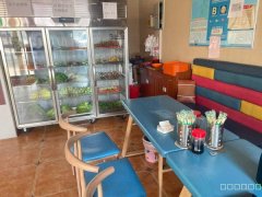 C11332位于昌吉特变森林花园麻辣烫店转让