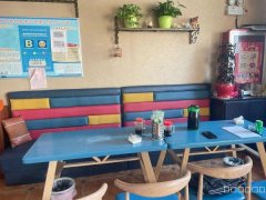 C11332位于昌吉特变森林花园麻辣烫店转让