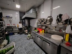 C11355米东区振兴中路名门华府303平火锅店转让