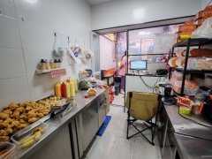 C11371阜康团结西路18平小吃店转让