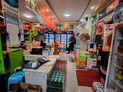 C11379阜康新城花园58平副食品店转让