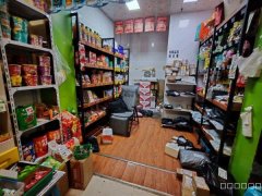 C11379阜康新城花园58平副食品店转让
