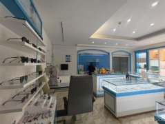 C11390华润万家50平眼镜店转让