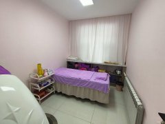 C11397开发区逸仙小区经营中美容店低价转让