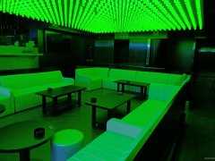 C11402位于乌市中山路步行街内经营中酒吧转让