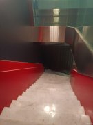 C11403位于乌市中山路步行街内二层商铺出租