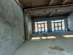 C11408位于呼图壁万德商贸城内B19号1/5—2/5号商