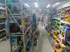 C11413位于五家渠汇嘉步行街负一楼玩具店低价急转