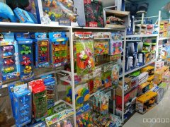C11413位于五家渠汇嘉步行街负一楼玩具店低价急转
