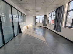 C11415阜康市迎宾路康宁西苑小区400平写字楼出租